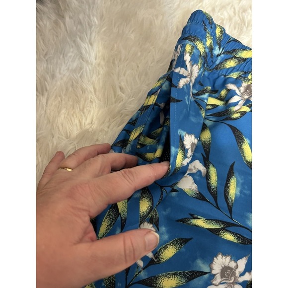 Men's Volcom Size X-large Swim trunks. NWT. Blue tropical floral theme. Hawaiian - Picture 10 of 16